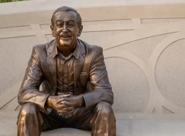 Estátua Walt Disney