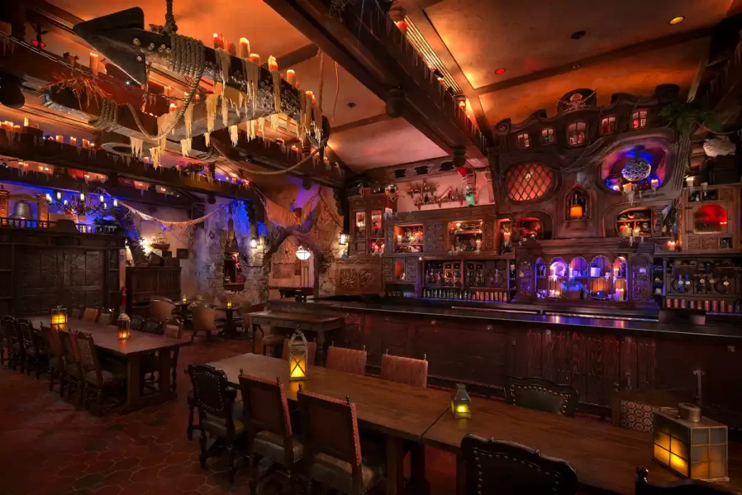 Conheça o Bar do Piratas do Caribe no Magic Kingdom