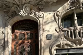 Disney revela arquitetura de nova área temática dos Vilões